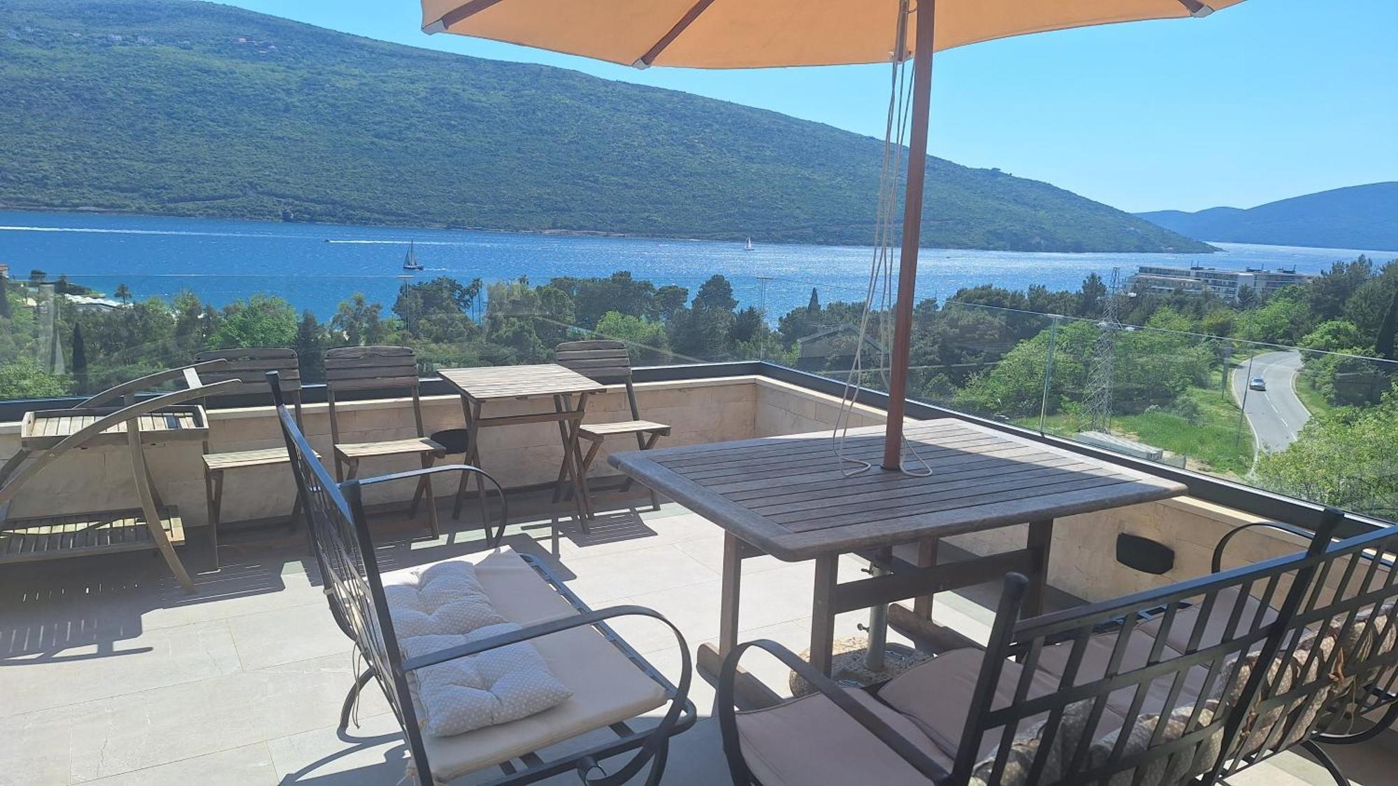 Porto Vista Penthouse Kumbor Lejlighed Eksteriør billede